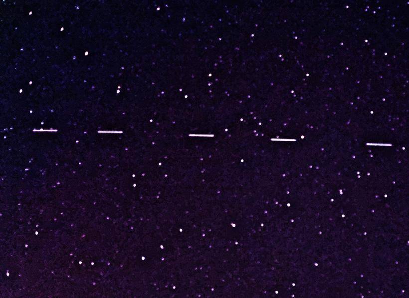 «Поезд» из спутников Илона Маска миссии Starlink 7 показали на видео