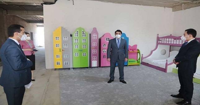 Рустам Эмомали ознакомился со строительством учебных заведений в Душанбе