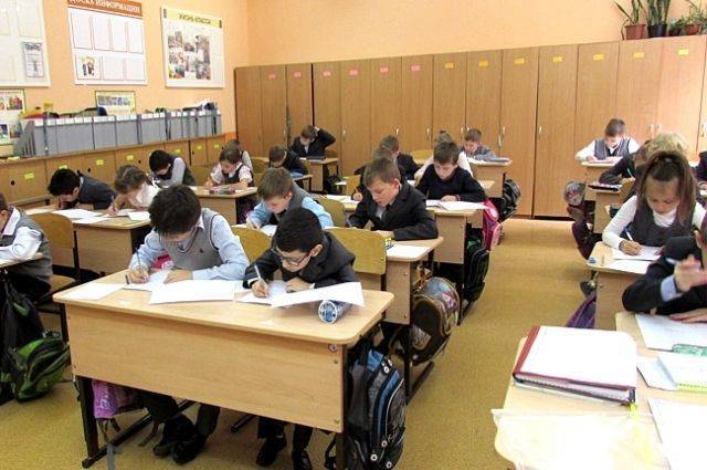 Школы ДНР с 1 сентября перейдут на образовательные стандарты России