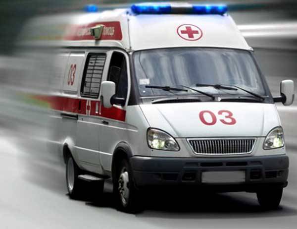В Краснодаре при столкновении скорой помощи и иномарки пострадал фельдшер