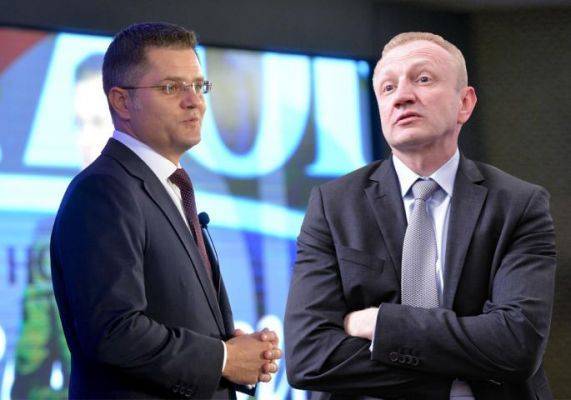 Лидеры сербской оппозиции окончательно разругались