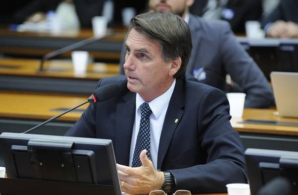 Бразилия грозит разорвать отношения с ВОЗ по примеру США