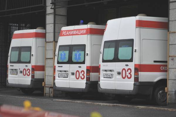 Каждый пятый сотрудник скорой помощи в Петербурге заболел