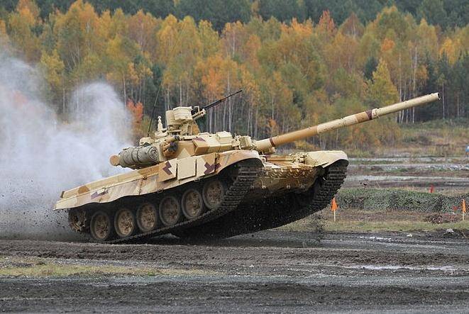 Два десятка танков и тонны боеприпасов: Россия перебрасывает в Сирию технику и вооружения