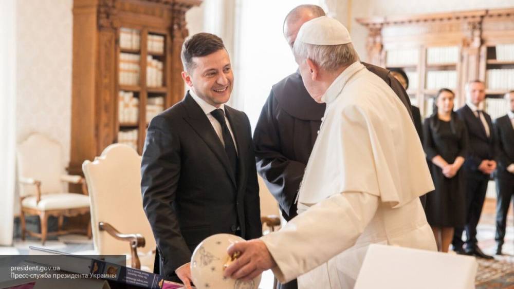 Зеленский обратился за помощью к папе Римскому по вопросу Донбасса