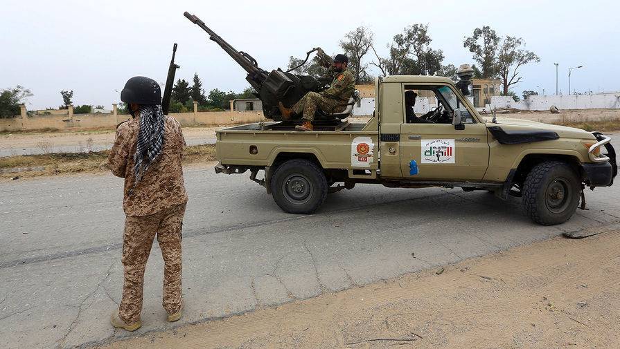 Правительственные силы Ливии ударили по позициям Хафтара у порта Сирт