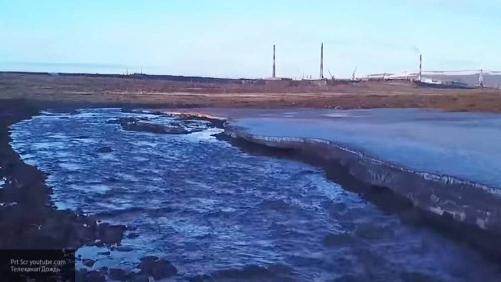 Более 700 тонн нефтяной смеси собрали на месте ЧП в Норильске