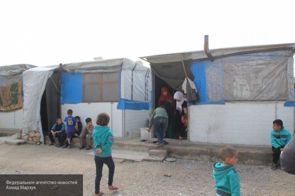 Беженцы из лагеря "Эр-Рукбан" стараются вернуться на подконтрольные Асаду территории