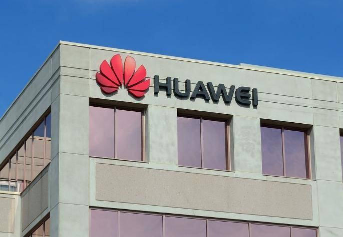 Huawei обрушила в России цены на флагманские смартфоны и другие гаджеты
