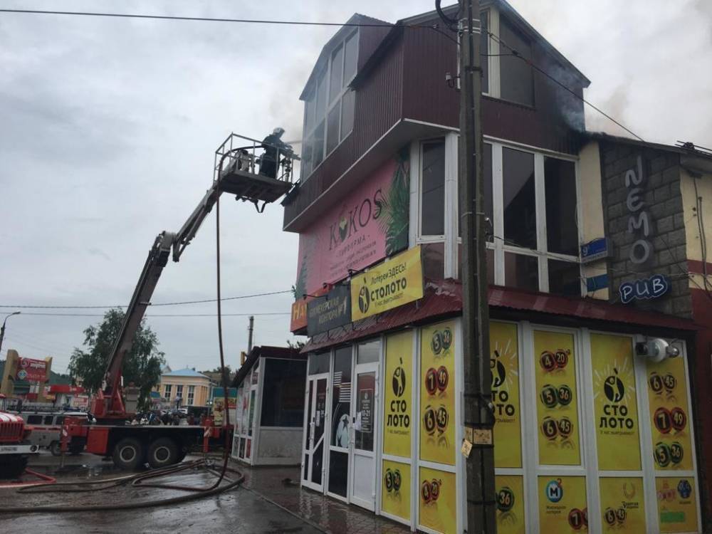 Пожарные ликвидировали возгорание в башкирском ТЦ
