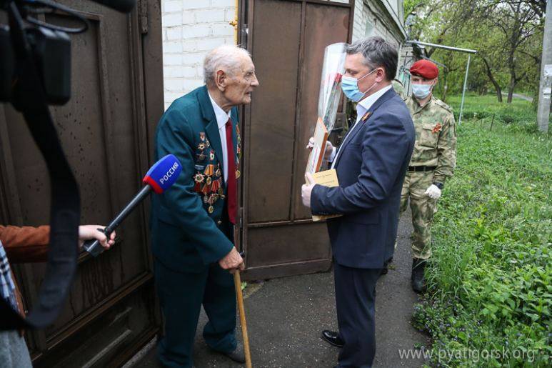 «Смешно и горько». Ветеранов заставили вернуть выплаты, полученные к 75-летию Победы