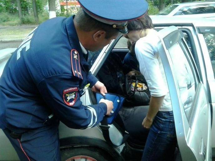 ГИБДД начала штрафовать за перевозку родственников в авто