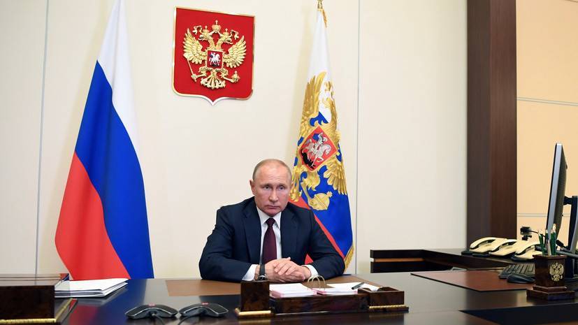Путин считает, что спортсменов можно было бы не держать по домам, а изолировать на сборах