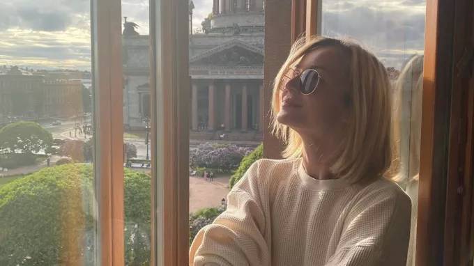 Полина Гагарина уехала в Петербург на фоне слухов о разводе