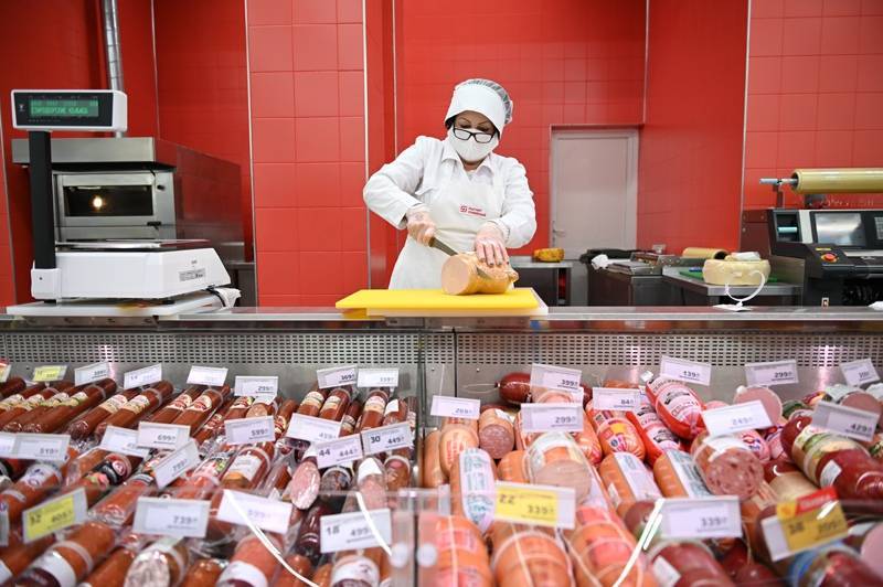 Вслед за мороженным китайцы признались в любви к русской колбасе