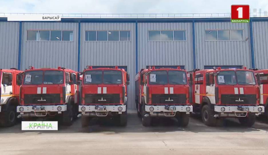 Крупная партия пожарных аварийно-спасательных машин отправилась в Улан-Батор