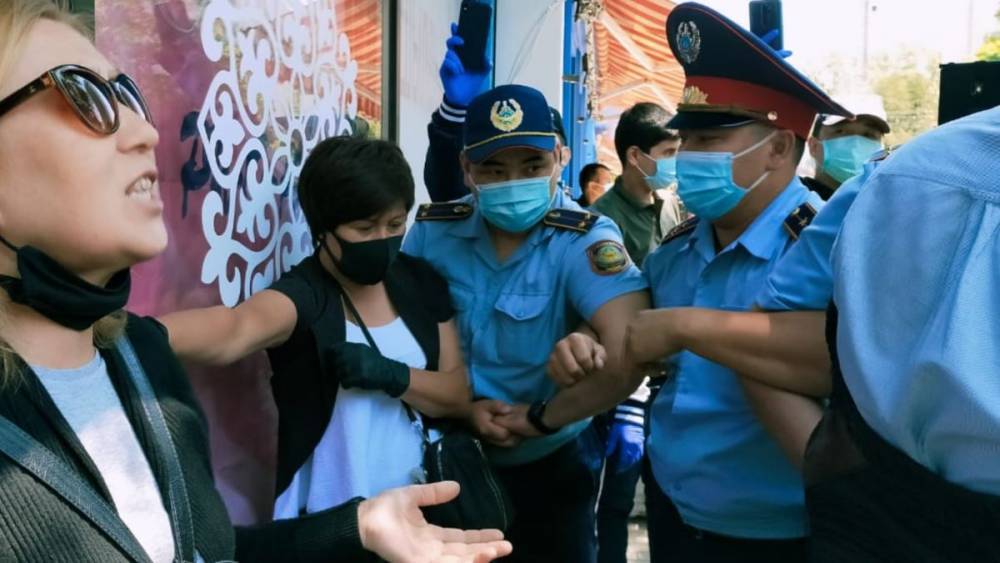 В Казахстане задержаны десятки оппозиционных активистов