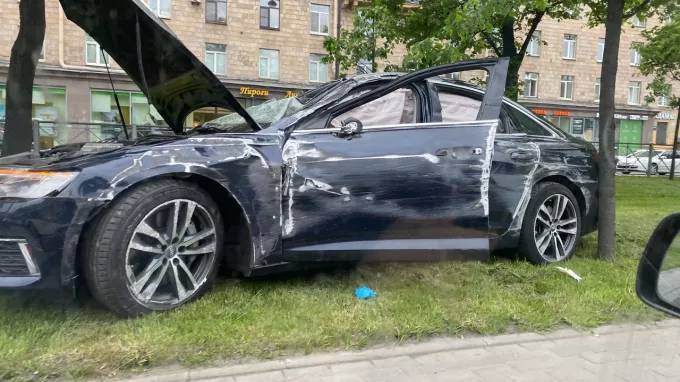 "Audi" влетела в "Nissan" на Московском проспекте