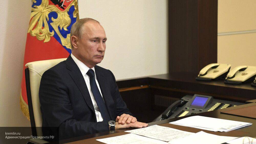 Путин призвал избегать "забюрокраченности" при снятии ограничительных мер