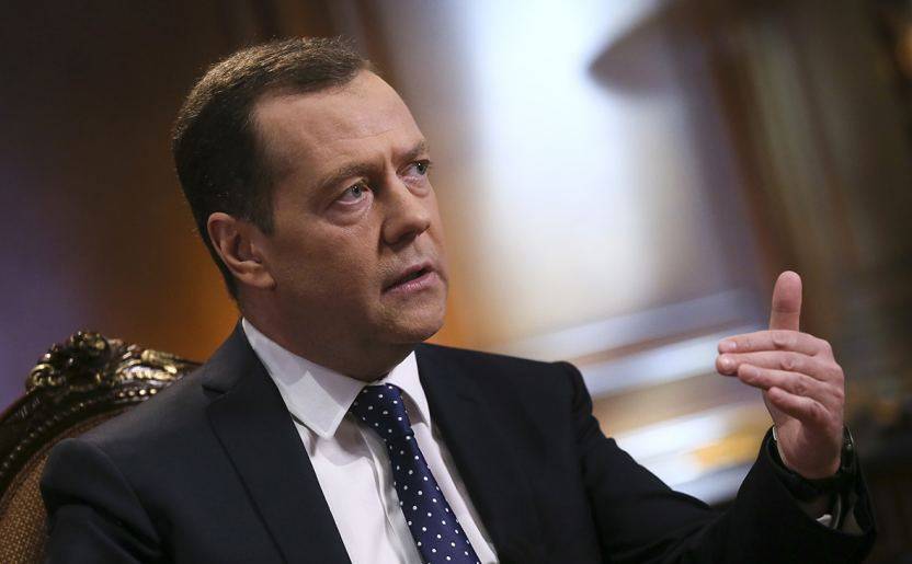 Мечта Медведева о четырехдневной рабочей неделе сбывается
