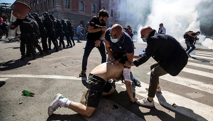 Демонстрация ультраправых в Риме завершилась потасовкой, 15 человек задержаны