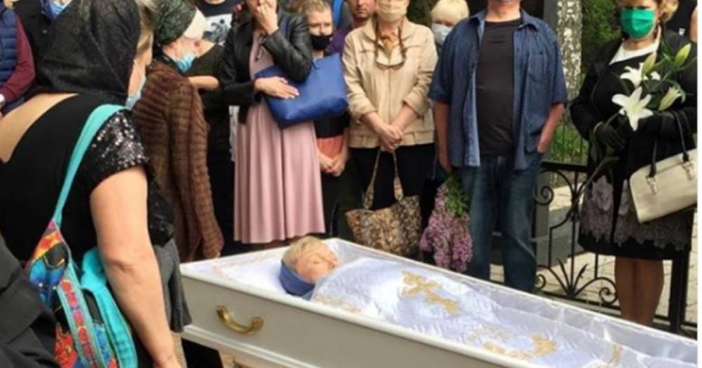 Норкин опубликовал фото с похорон жены