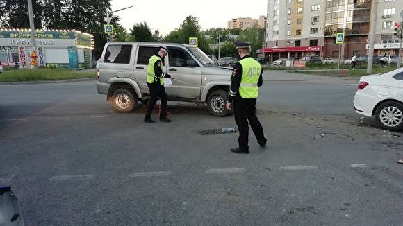 В Екатеринбурге столкнулись два авто: пострадали две женщины и ребенок