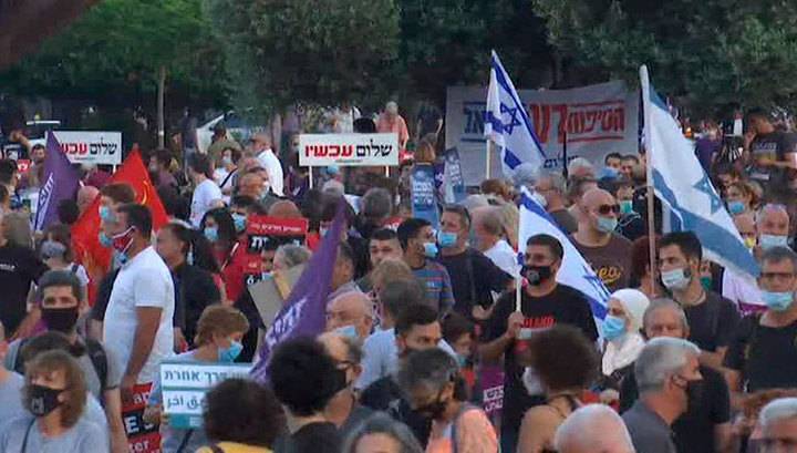 Жители Тель-Авива протестуют против аннексии Израилем Западного берега Иордана