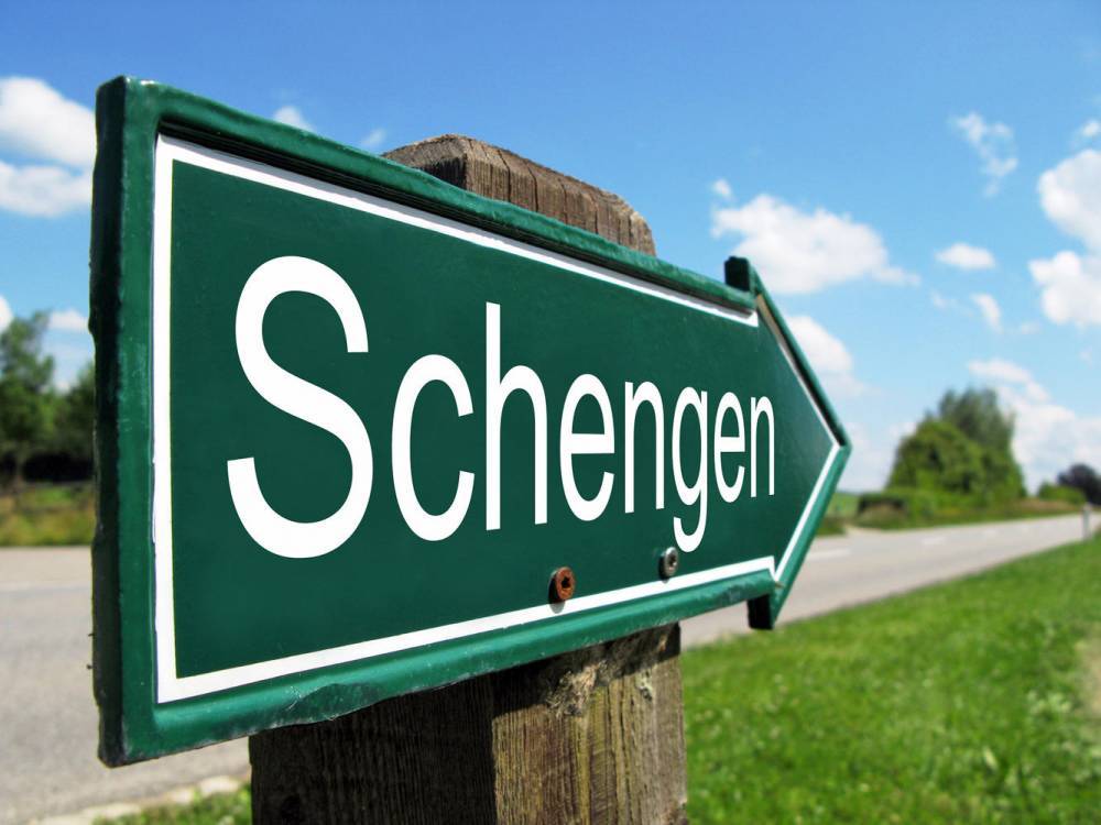 Когда снимут замок с Шенгенской зоны?