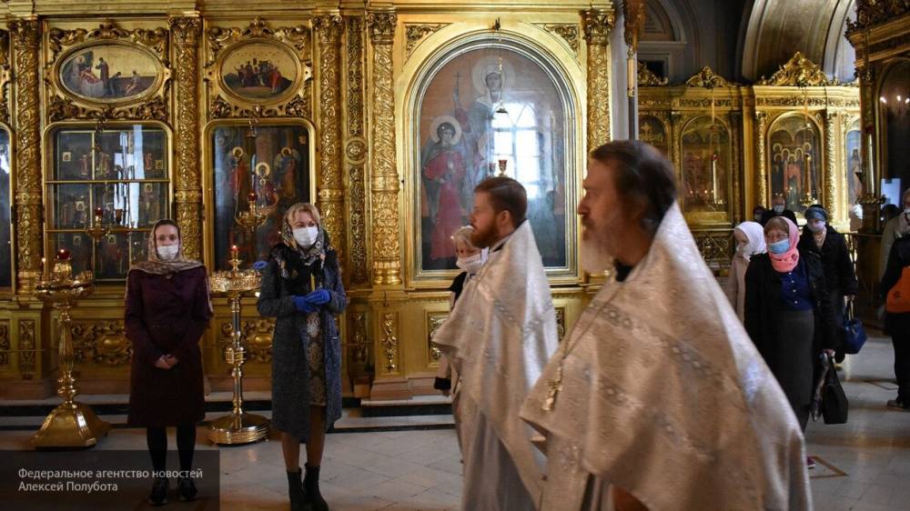 День Святой Троицы отмечают православные россияне