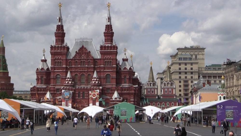 Книжный фестиваль «Красная площадь» в Москве.