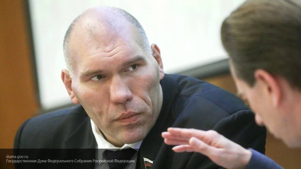 Валуев примет участие в голосовании по поправкам к Конституции РФ традиционным способом