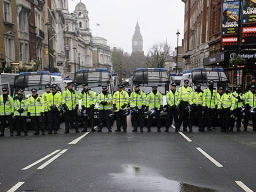 Более 20 полицейских пострадали за время протестов в Лондоне