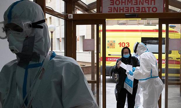 В России за сутки выявили 8 984 новых случая заражения коронавирусом