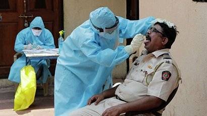 В Индии за сутки выявлено около 10 тыс. случаев заражения коронавирусом
