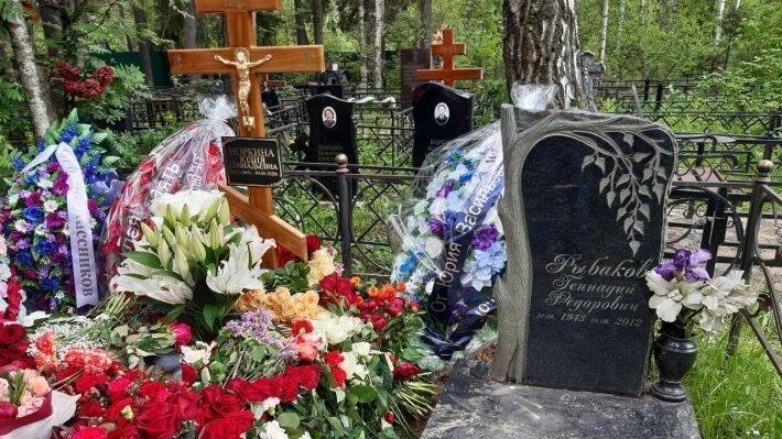 Андрей Норкин показал скончавшуюся супругу в гробу
