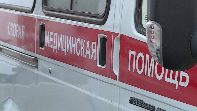 В Курской области иномарка сбила женщину и двух детей на тротуаре