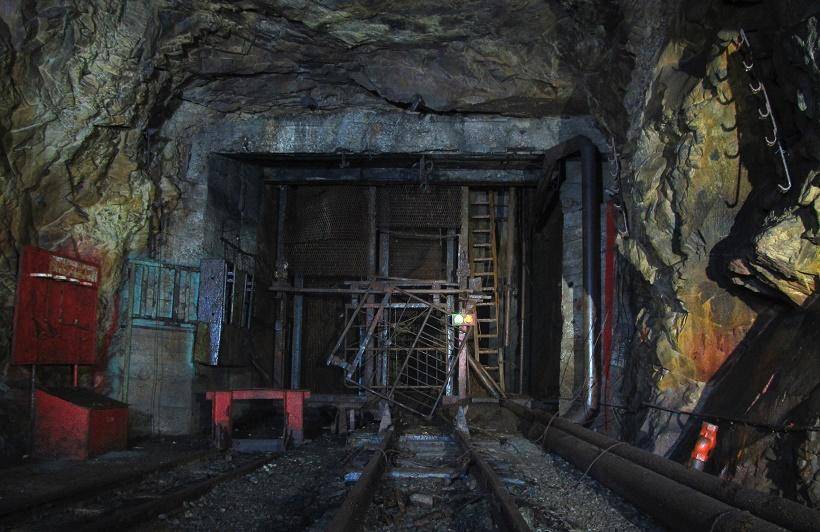 Один человек погиб: В двух шахтах ДНР произошёл обвал пород