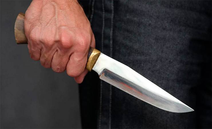 В речицкой малосемейке мужчина избил незнакомую женщину и угрожал ей ножом. Ему светит 10 лет