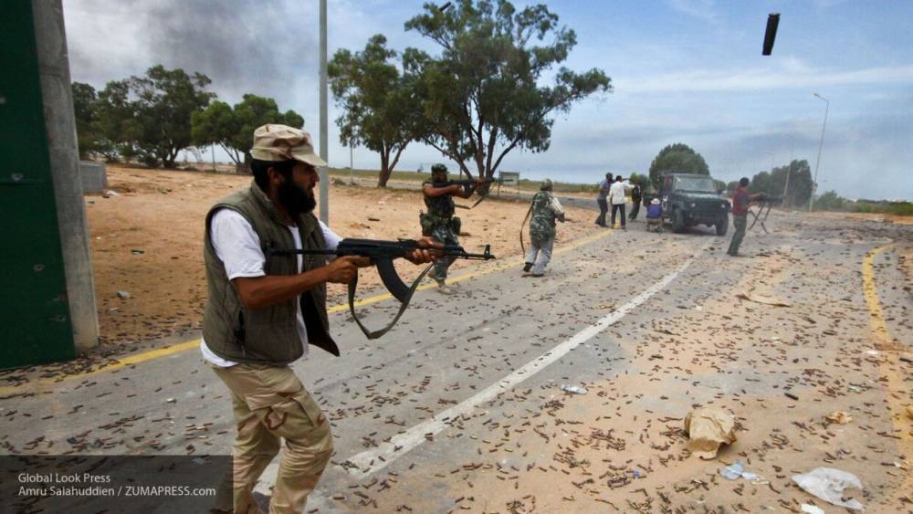 Западные СМИ прикрывают переброску Турцией боевиков в Ливию, публикуя фейки о РФ