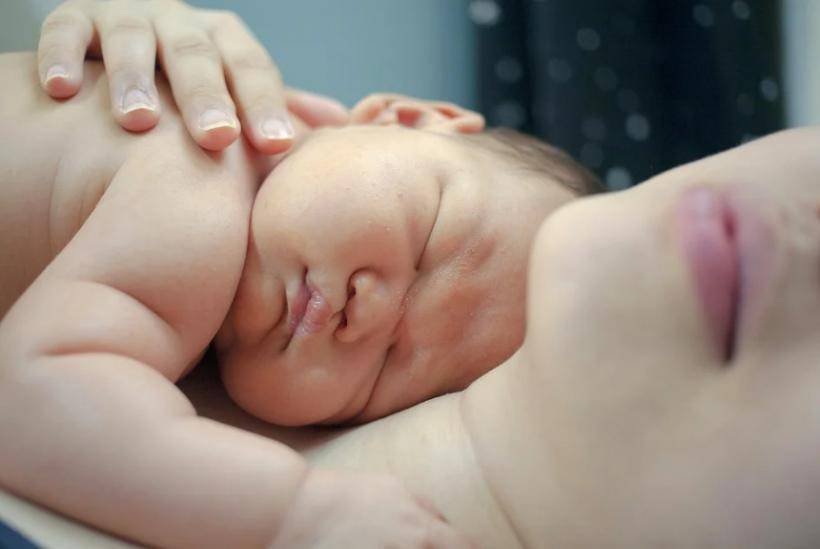Врач-гинеколог Юлиана Абаева назвала идеальный возраст для рождения первенца
