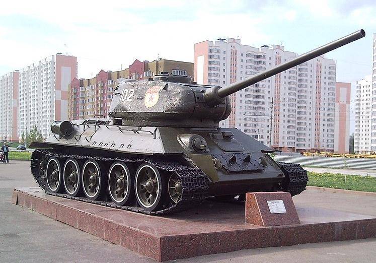 Военная хитрость: В Сети вспомнили, зачем советские танкисты надевали на ствол Т-34 ведро