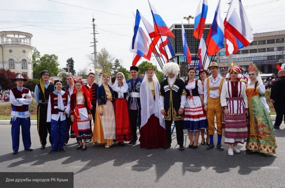 Украинский боксер Беринчик указал соотечественникам на российские флаги в Крыму