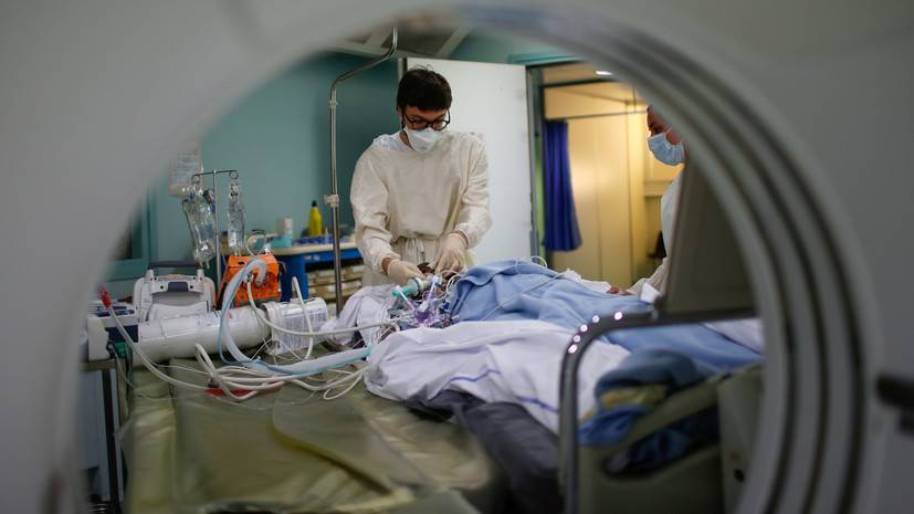 Во Франции за сутки умерли 13 человек с коронавирусом