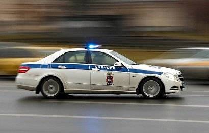 В Москве неизвестный открыл стрельбу из окна дома и ранил полицейского