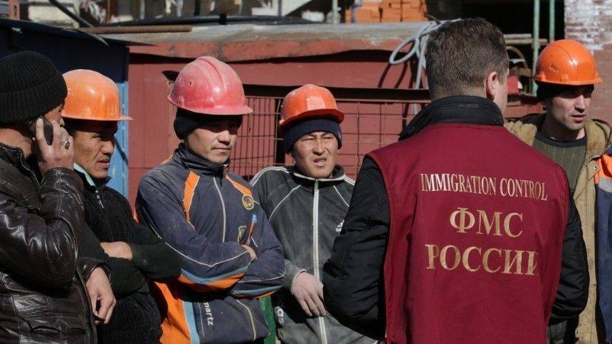 Власти рассматривают введение приоритета найма российских граждан на работу