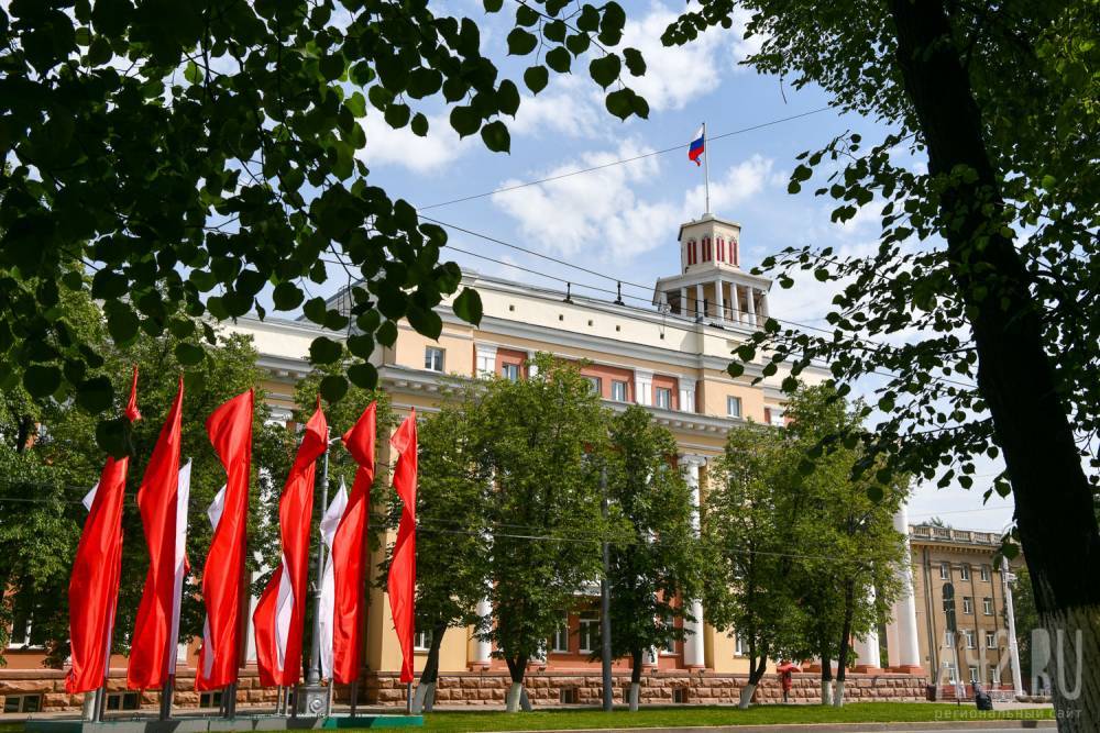 Кемеровские власти потратят 6 млн рублей на новую светодинамическую композицию