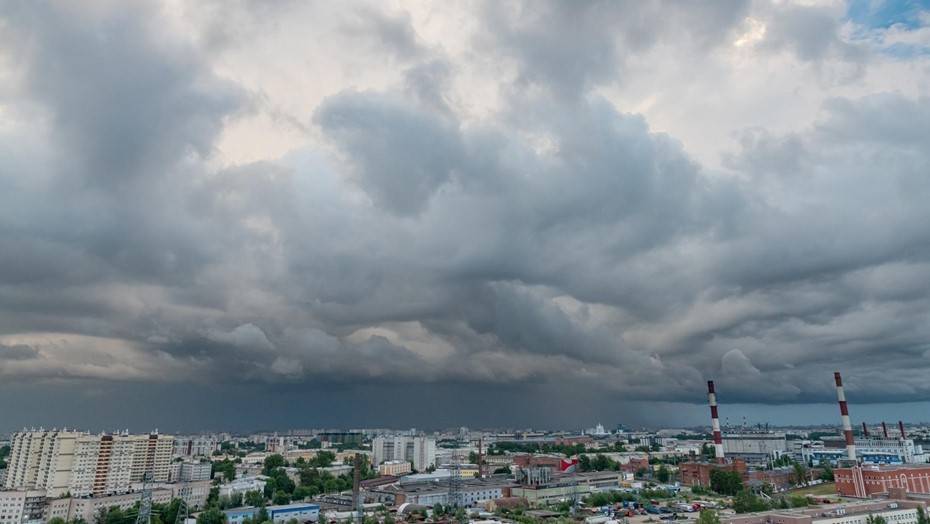 Тёплый циклон принесёт дожди и грозы в Петербург