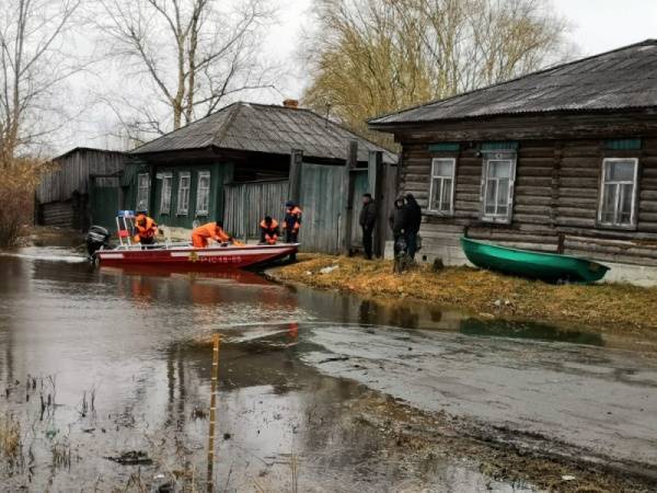 В трех районах Красноярского края из-за паводков ввели режим ЧС