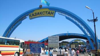 Определен порядок въезда узбекистанцев в Казахстан: двухнедельный карантин отменен